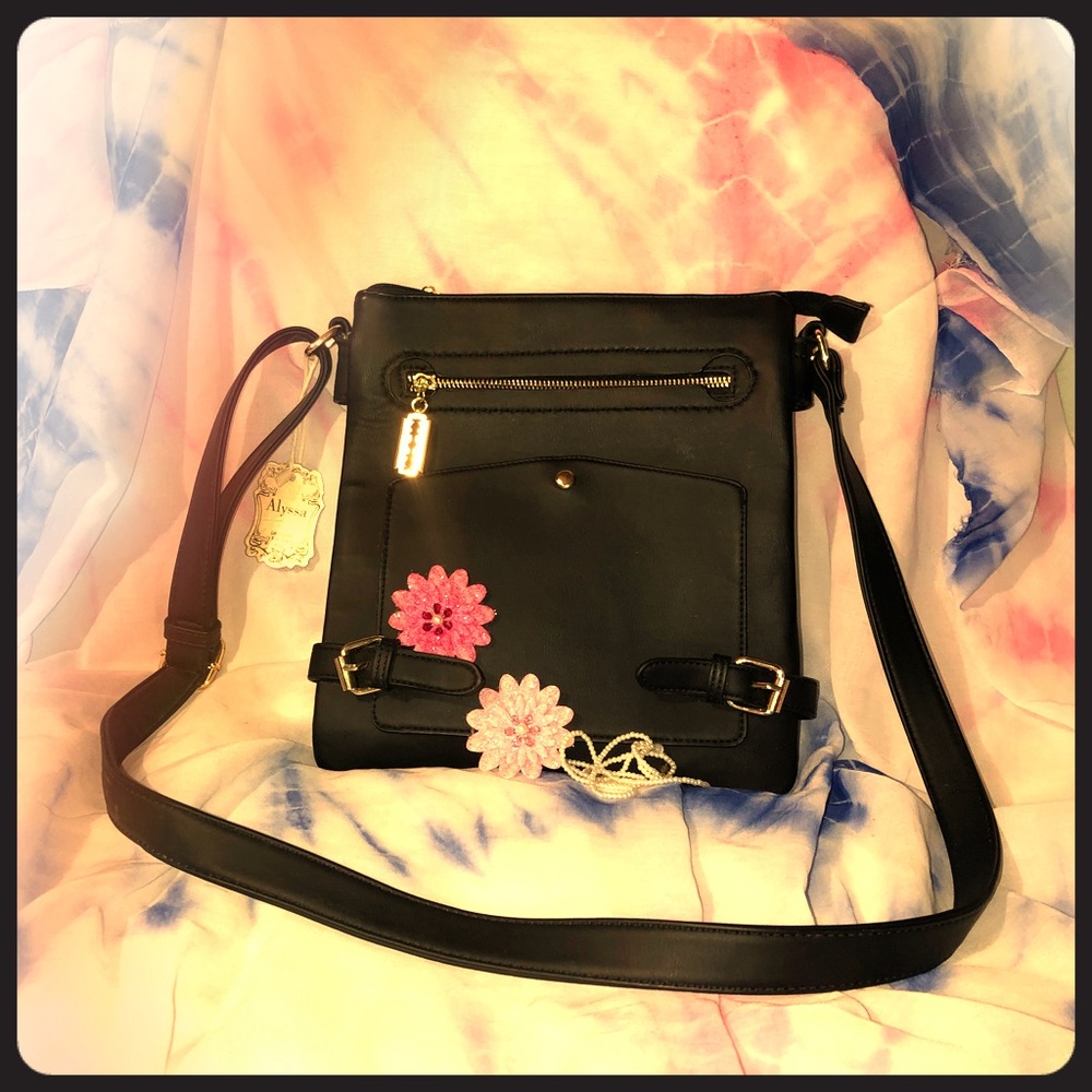 Alyssa NWT vegan purse